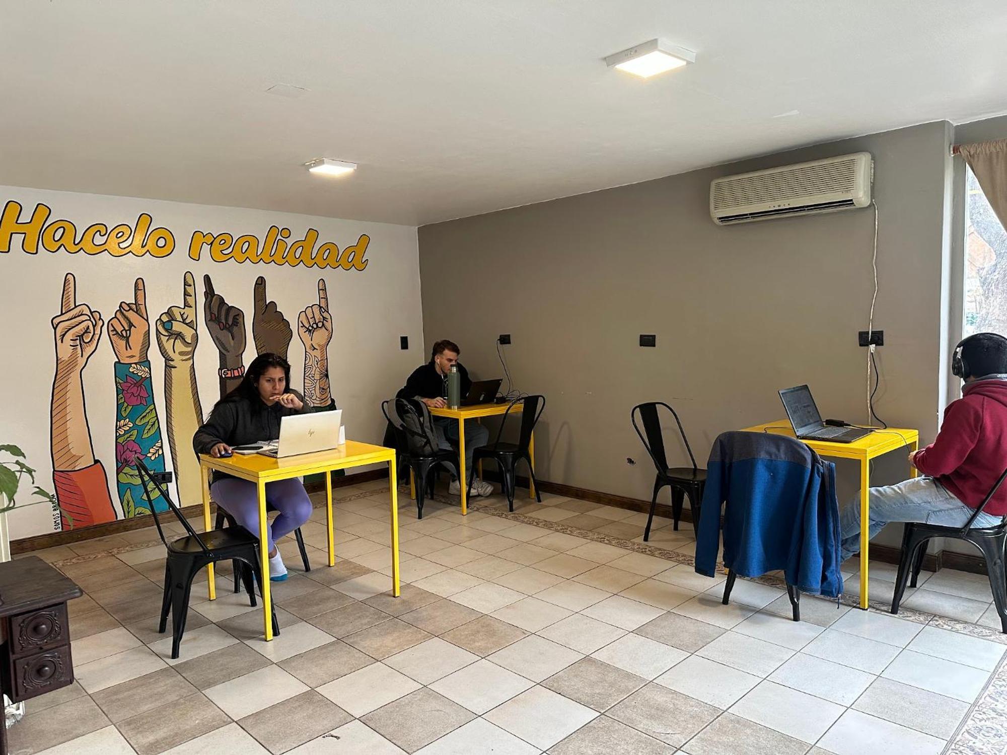 Gorilla Hostel Mendoza Ngoại thất bức ảnh